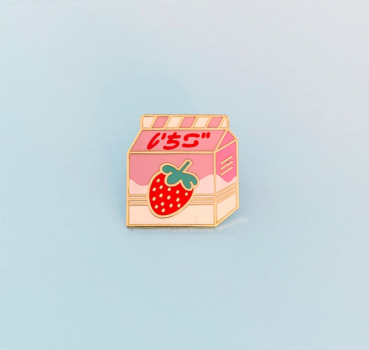 Laura LOW - Pin "Strawberry milk"