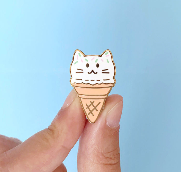 Laura LOW - Pin "Cat Ice Cream"