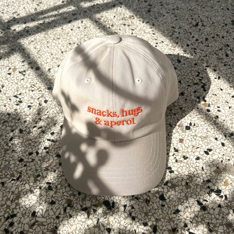 Studio Ciao - Cap "snacks, hugs & aperol"